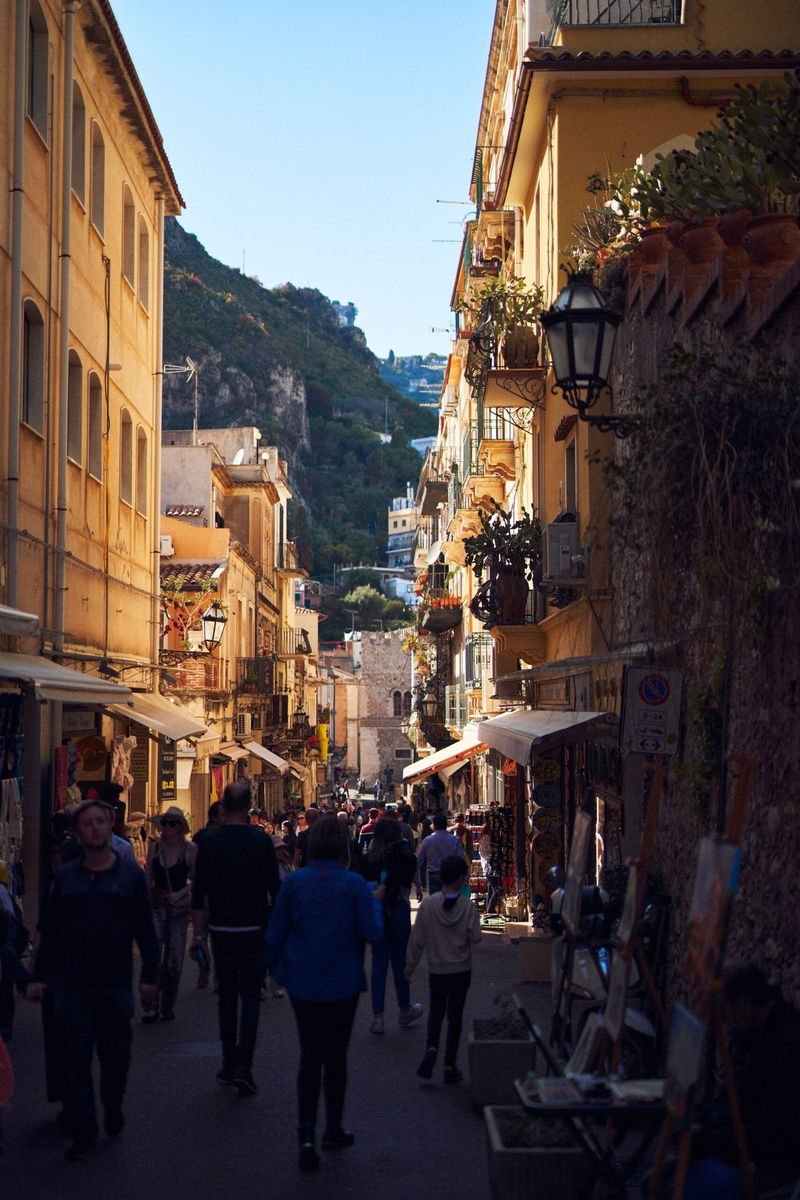 Corso Umberto in the afternoon