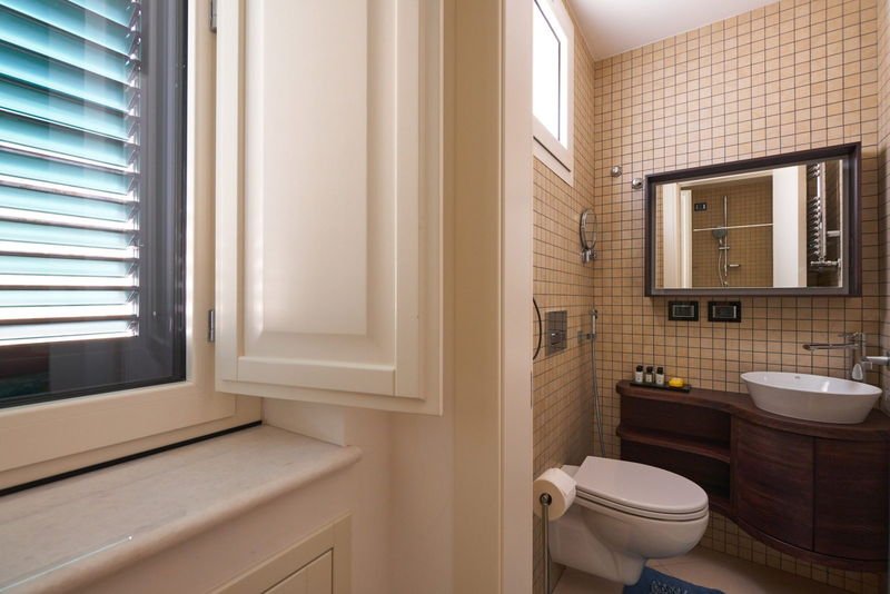En-suite toilet in the King Standard